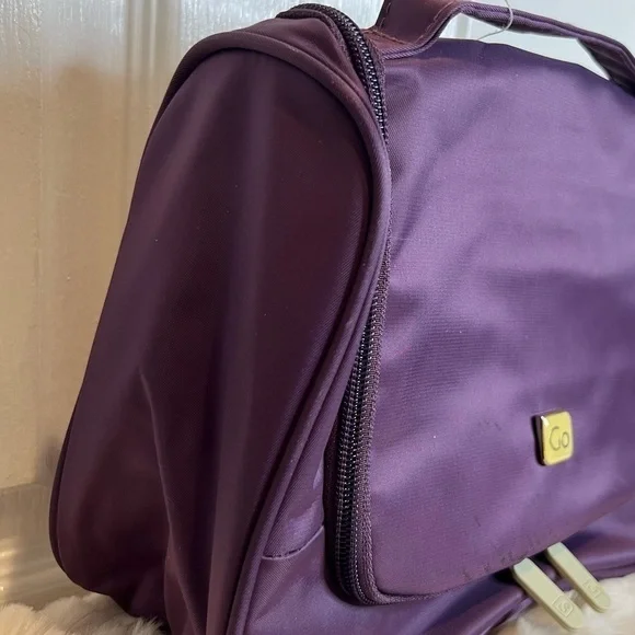 GO HANGING TOILETRY ZIPPERED BAG - Picture 3 of 10